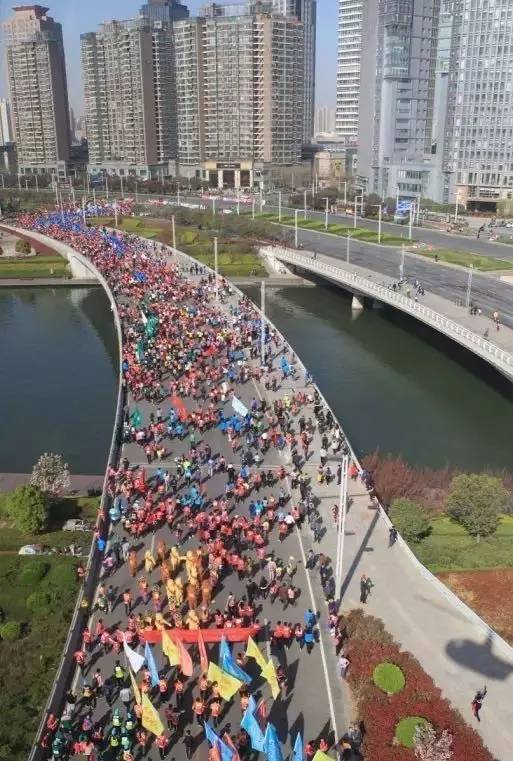 鳴槍開炮，奔跑吧，寶貝！