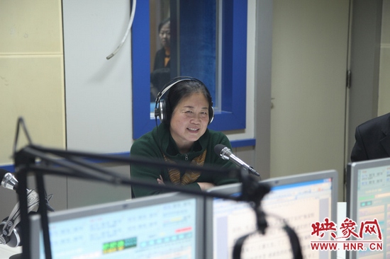 河南省工商局黨組書記、局長周春艷做客信息廣播