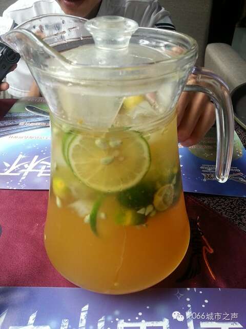金桔青檸汁。唇齒留香！