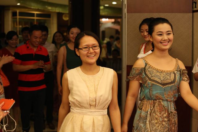 教育廣播主持人登臺(tái)：子楊、悠揚(yáng)