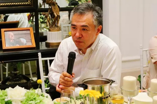 就藝術(shù)品投資收藏、人工智能、基因檢測等話題，劉東曉博士一一做了分析講解。