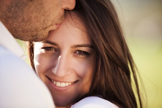 妻子漂亮，丈夫相貌平平