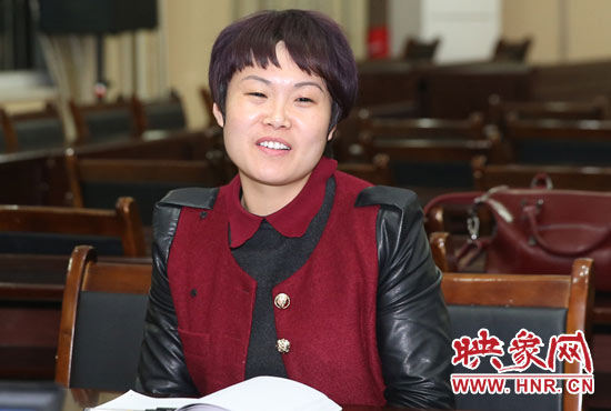 “焦裕祿式好干部”楊艷敏接受采訪(fǎng)。