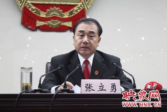 省高院院長張立勇說，全省法院一定要堅(jiān)定為農(nóng)民工討薪的立場不動搖