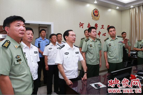 許甘露慰問公安現(xiàn)役部隊和武警官兵 許甘露慰問公安現(xiàn)役部隊和武警官兵