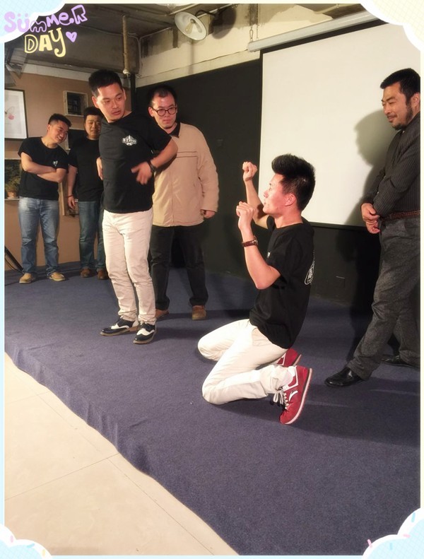 難度增加，連動(dòng)作都由觀眾設(shè)定~行軍打仗中，路飛是有多怕死？