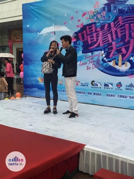 這是一位在校大學校，暗暗的喜歡純純的愛。