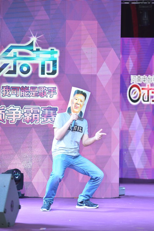 不過隨后的阿強(qiáng)老師現(xiàn)場(chǎng)傳授RAP教程，同樣不遜于老楊呢??！