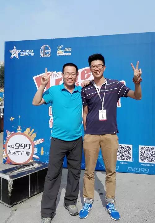 主播鄭強(qiáng)，這兩條大長(zhǎng)腿，恩…適合去學(xué)游泳