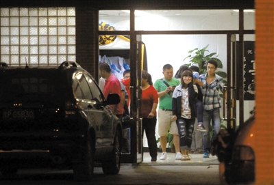 2012年9月17日，廠橋小學(xué)門口，一女子駕車錯將油門當(dāng)剎車，撞死一男學(xué)生。