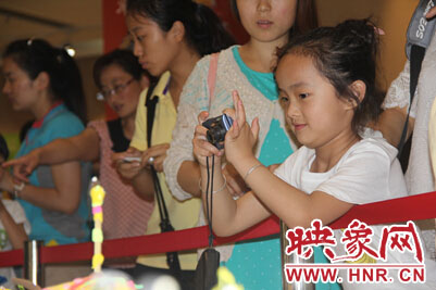 來(lái)一個(gè)近景吧，我的攝影可不是白學(xué)的