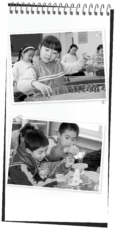 　圖1：鐵路五小古箏社團的孩子們正在演奏《高山流水》，圖2：科學(xué)課上，孩子們正在探索水的秘密。