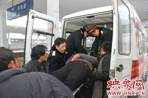 列車運(yùn)行間旅客突發(fā)疾病 商丘火車站10分鐘急救