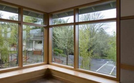 夏季木質(zhì)門窗發(fā)澀 給門窗“吹吹風” 夏季木質(zhì)門窗發(fā)澀 給門窗“吹吹風”