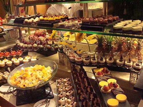 還怕吃不回本？7招教你吃垮自助餐