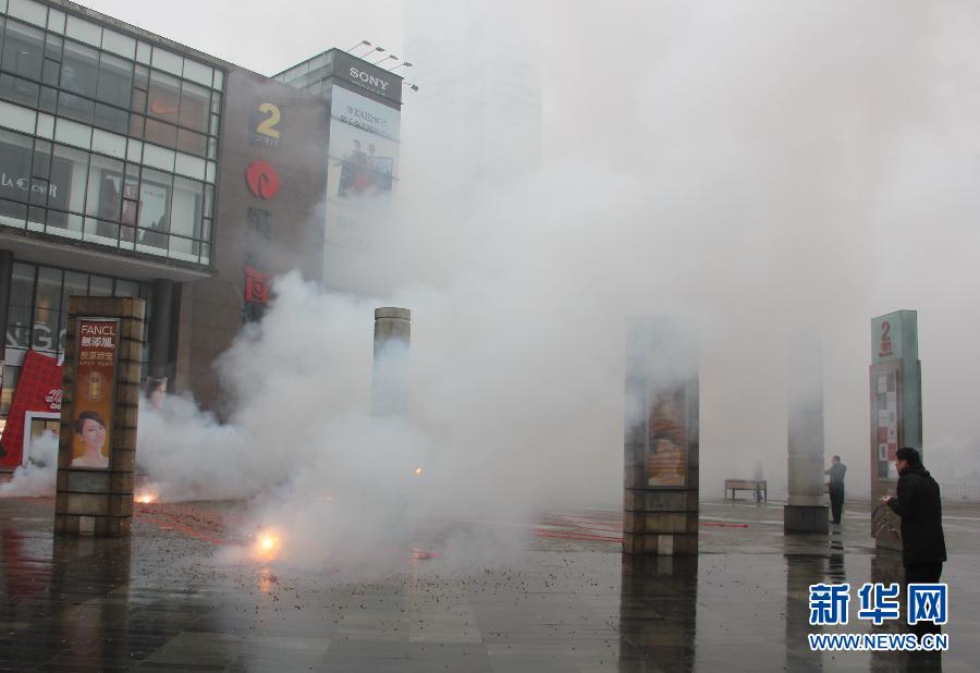 #（晚報(bào)）（4）初五“迎財(cái)神”引爆“開門炮”