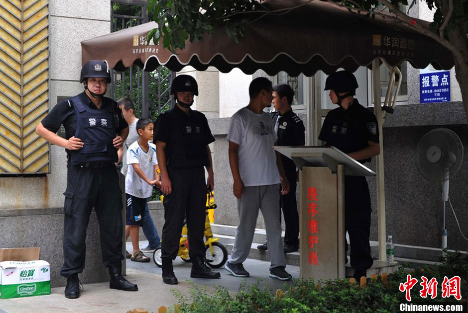 7月31日，成都成華區(qū)二十四城小區(qū)發(fā)生警匪槍戰(zhàn)。