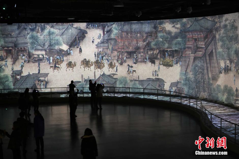 “會(huì)動(dòng)”的《清明上河圖》亮相河南開封