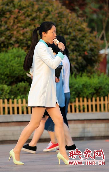 天太熱，還是吃冷飲涼快