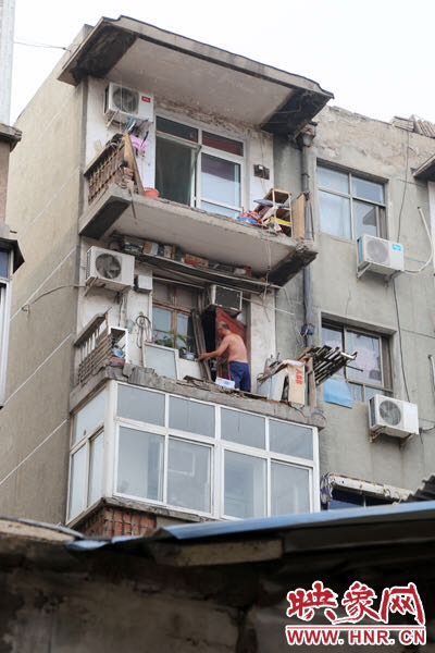 據了解，該棟房屋建造于1986年，距今已經30年。