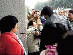 純屬誤會，人家不是人販子