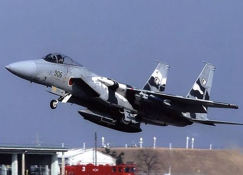 資料圖：日本空軍自衛(wèi)隊(duì)F15戰(zhàn)機(jī)。