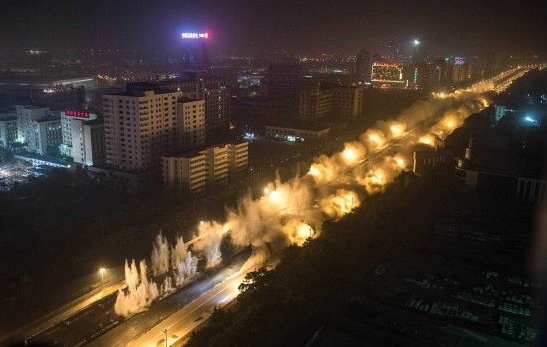 沌陽(yáng)高架爆破瞬間。