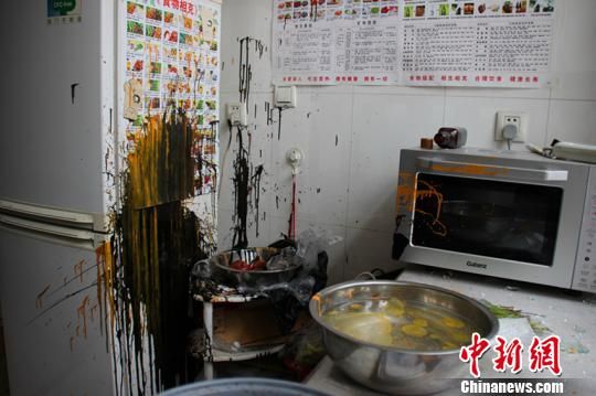 河北聽證會代表遭連續(xù)報復已不敢回家居住(圖) 河北聽證會代表遭連續(xù)報復已不敢回家居住(圖)