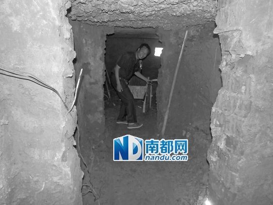 昨日，工人在地宮內(nèi)。CFP圖片