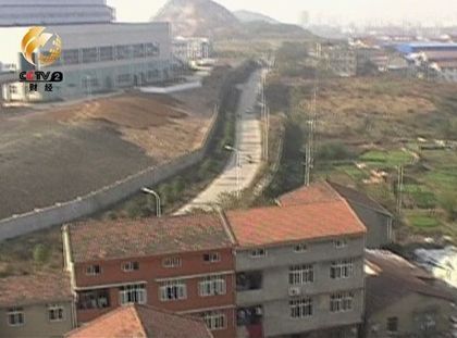 本應(yīng)沒有居民樓的區(qū)域，布滿密密麻麻的樓房