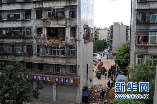 　6月9日在云南楚雄市拍攝的被炸毀的房屋。 新華社發(fā)
