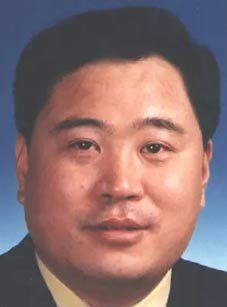 【盤點(diǎn)】“紅色通緝令”嫌犯在國(guó)外如何揮霍？