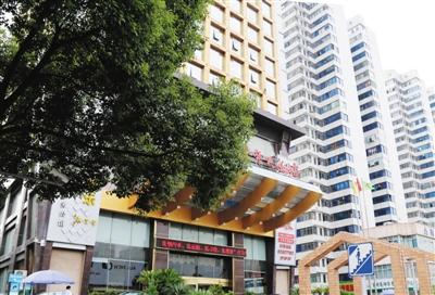 衡陽官員趙安民與之保持聯(lián)系，并邀約女子在這家酒店房間見面。