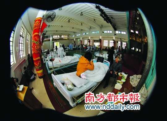 病人被轉移到該院的工會大禮堂。通訊員 符曉亮 攝