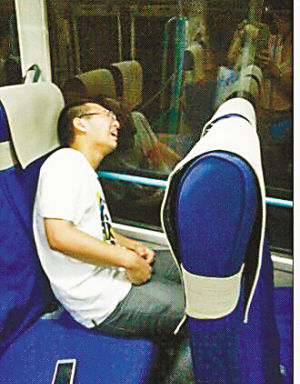 朱江突然發(fā)?。ㄊ忻窆﹫D）