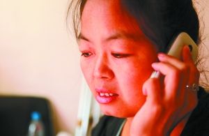 每次給家人打電話，史女士都會很難過。