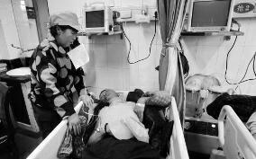 57歲保潔員阻止亂扔垃圾被扇耳光 肋骨被打骨折 57歲保潔員阻止亂扔垃圾被扇耳光 肋骨被打骨折