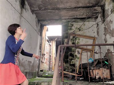 樓頂?shù)膲Ρ诒凰妹咕椴? alt=