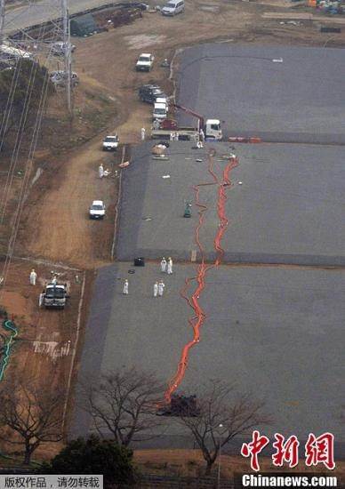 東京電力公司福島第一核電站一儲水池4月5日發(fā)生污水泄漏事故，維修人員自4月6日起，開始使用5臺水泵進(jìn)行污水轉(zhuǎn)移作業(yè)，目前已成功轉(zhuǎn)移13000噸污水，但是仍有47噸發(fā)生了泄露。事故發(fā)生3天以來，泄漏污水總量約167噸。