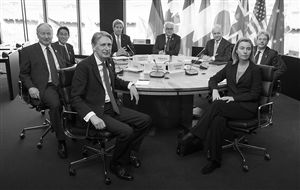 4月15日，日本外相岸田文雄（左二）參加G7外長會 新華社發(fā)