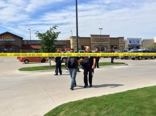 美國(guó)得克薩斯州摩托幫派發(fā)生槍?xiě)?zhàn)導(dǎo)致9人身亡 美國(guó)得克薩斯州摩托幫派發(fā)生槍?xiě)?zhàn)導(dǎo)致9人身亡