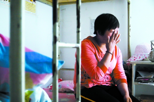 提起兒子的事，她忍不住落淚