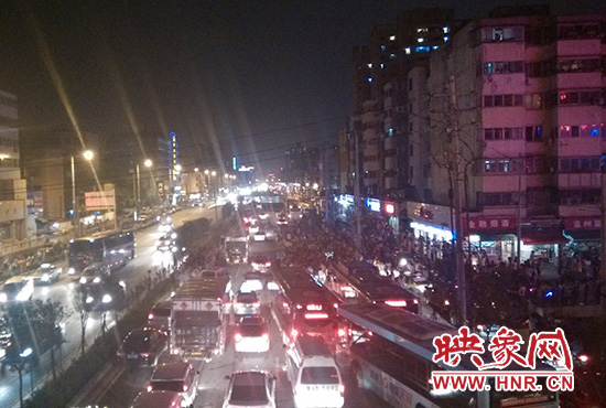 8月7日晚21點(diǎn)5分，道路終于恢復(fù)通行