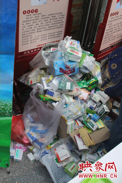 兌換點負責人表示，一整天兌換的過期藥有這樣的七八倍