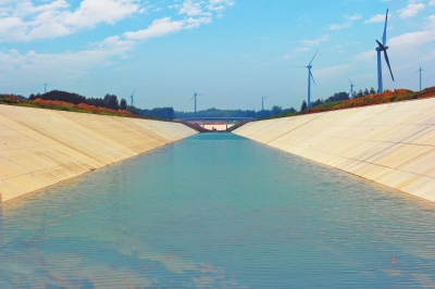 圖為已經(jīng)竣工的南水北調(diào)中線工程方城段。