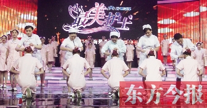 5月6日，“最美護(hù)士”的獲獎(jiǎng)?wù)呓o新護(hù)士授帽