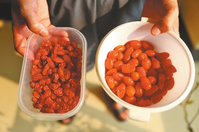 洛陽(yáng)市民高價(jià)買回“枸杞棗” 水泡后變成小番茄 洛陽(yáng)市民高價(jià)買回“枸杞棗” 水泡后變成小番茄