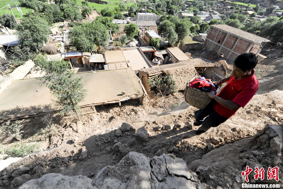 甘肅定西地震:岷縣永光村救援現(xiàn)場直擊 甘肅定西地震:岷縣永光村救援現(xiàn)場直擊