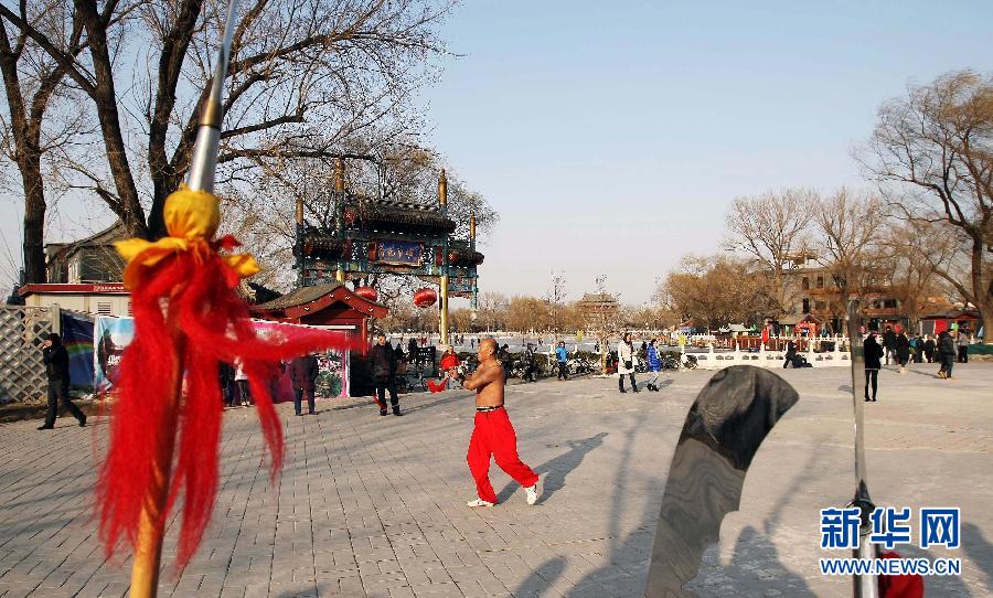 (體育)(2)全民健身——七旬“武俠”赤膊戰(zhàn)寒冬 (體育)(2)全民健身——七旬“武俠”赤膊戰(zhàn)寒冬