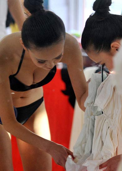 藝考面面觀之辛酸史 18歲女生騙外婆萬(wàn)元抽脂